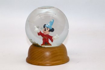 The First Limited Edition Disney Crystal Snow Globe Collection 'Mickey Mouse'