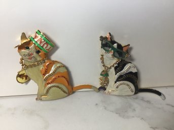 Large Movable Cat Pins