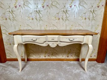 Beautiful Ethan Allen Console Table