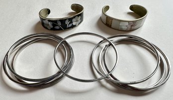 7 Vintage Mother Of Pearl Bangle Bracelets & 2 Mother Of Pearl Cuff Bracelets