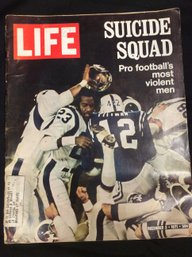 Vintage LIFE Magazine December 3, 1971 - Colts/Rams Cover