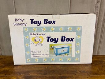 Baby Snoopy Toybox(1 Of 2)