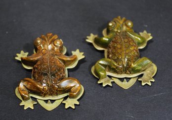 RARE Vintage Carved Bakelite Plastic Toads Frogs Brass Dress Clips 1920s