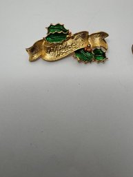 SIGNED GERRYS GOLD TONE HAPPY HOLIDAYS BROOCH