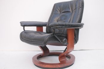 Vintage Swivel Lounge Chair