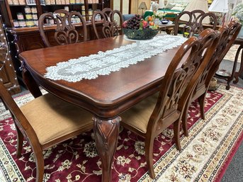 Beautiful Dining Room Table And 6 Chairs