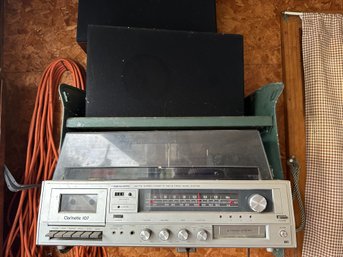 Vintage Realistic 8 Track Music System With Speakers