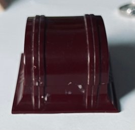 VINTAGE PLASTIC MADE IN USA MAROON RING HOLDER