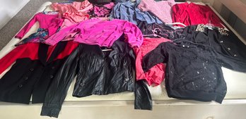 Clothing Lot 4 - Womens Clothing Sizes Small-Large