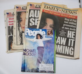 Michael Jackson Collectible Magazine And Newspaper