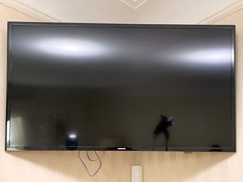 A Samsung 40' TV With Mount