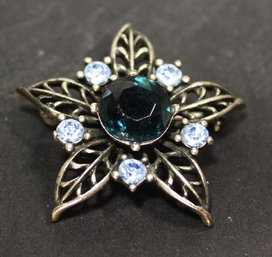 Vintage Silver Tone Rhinestone 'star' Formed Brooch In Blue