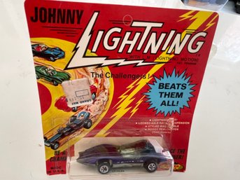 1970 Blister Bubble Pack Johnny Lightning Custom Spoiler Topper Redline Glossy PURPLE