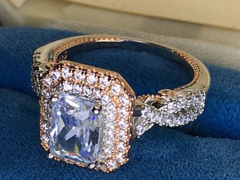 Very Pretty 925 / Sterling Silver With Gold Overlay Ring With Light Blue & Sparkling White Topaz - Brand New !