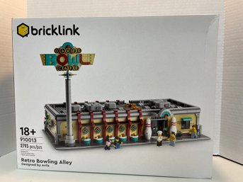 Large Lego #21325 Bricklink . Unopened. (#179)