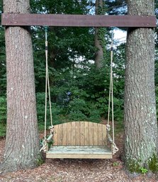 The Perfect Outdoor Wooden Swing!