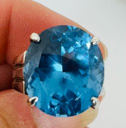BEAUTIFUL SIGNED SETA LARGE FACETED BLUE TOPAZ STERLING SILVER RING