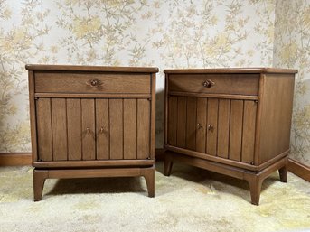 Vintage Mid-Century Modern Bedroom Suite By Broyhill: A Pair Of Nightstands