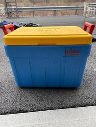 Small Vintage Igloo Cooler