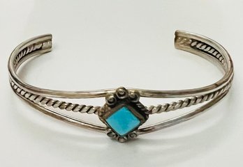 VINTAGE NATIVE AMERICAN STERLING SILVER TURQUOISE BRACELET