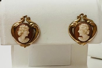 VINTAGE SIGNED CC 12K GOLD FILLED CAMEO SCREWBACK EARRINGS