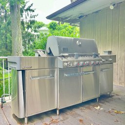 A Weber Summit Grill Center - Model 282001 - Stainless Steel -  Natural Gas - Rotisserie & Side Burner