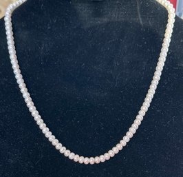 BEAUTIFUL 14K GOLD CLASP 18' LONG PEARL NECKLACE