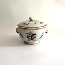 A Chinese Export Antique Lidded Tureen With Armorial Family Crest