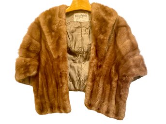 Womens Vintage Fur Cape From Reichbind Furs, Hamden CT.  Fits Like A Modern Medium.