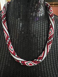Thick Beaded Rope Necklace With Geometric Pattern