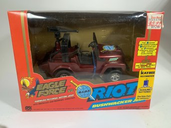 Lead, Iron Or Plastic Vintage Soldier Or Model Eagle Force RIOT Diecast Jeep IOB