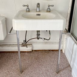 A Vintage American Standard Sink - Bath 3A