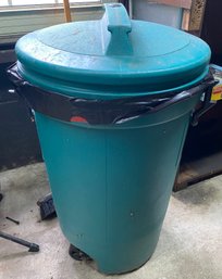 Rubbermaid Plastic Garbage Can