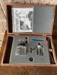 Vintage Badge Airbrush Kit