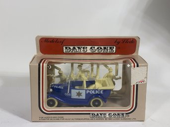 Lead, Iron Or Plastic Vintage Soldier Or Model Lledo Models Of Days Gone Police Car