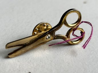 A Sterling Silver 'Scissor' Pin