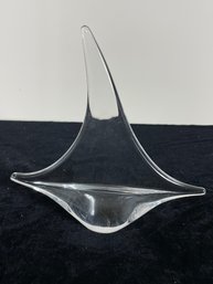 SIMPLISTIC GLASS SAILBOAT
