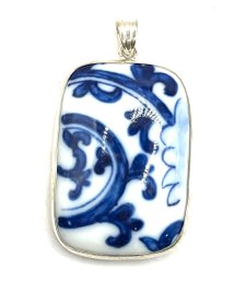 Beautiful Vintage Sterling Silver Porcelain China Piece Pendant