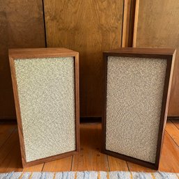 A Pair Of KLH Vintage Stereo Speakers - Model 6