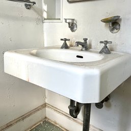 A Wall Mounted Richmond Sink - With Legs - Bath 2A