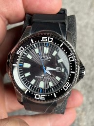 CITIZEN PROMASTER ECO DRIVE DIVING WATCH- Features Scuba Tank Case