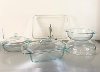 Pyrex Baking And Mixing