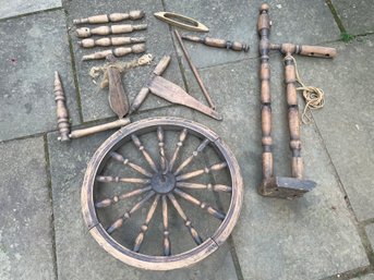 *RARE*VINTAGE WOODEN SPINNING WHEEL WOODEN TOOL