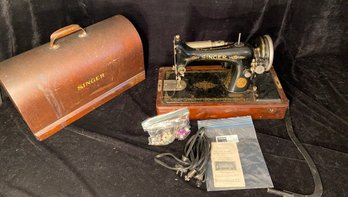 Vintage Singer Portable Electric 99-13 Sewing Machine