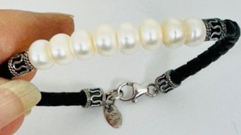 BLACK LEATHER AND PEARL STERLING SILVER CLASP BRACELET