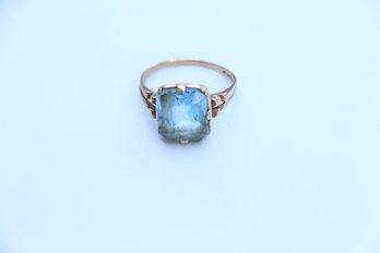 Vintage 10k Yellow Gold Blue Topaz Ring Size 8