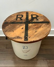 Vintage Style Accent Table With Storage