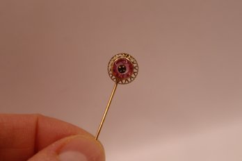 14K Yellow Gold With Purple And Gray Center Stone Stick Pin (1 Gram)