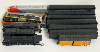 Lot Of Vintage Model Train Engines