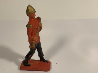 Lead, Iron Or Plastic Vintage Soldier Or Model